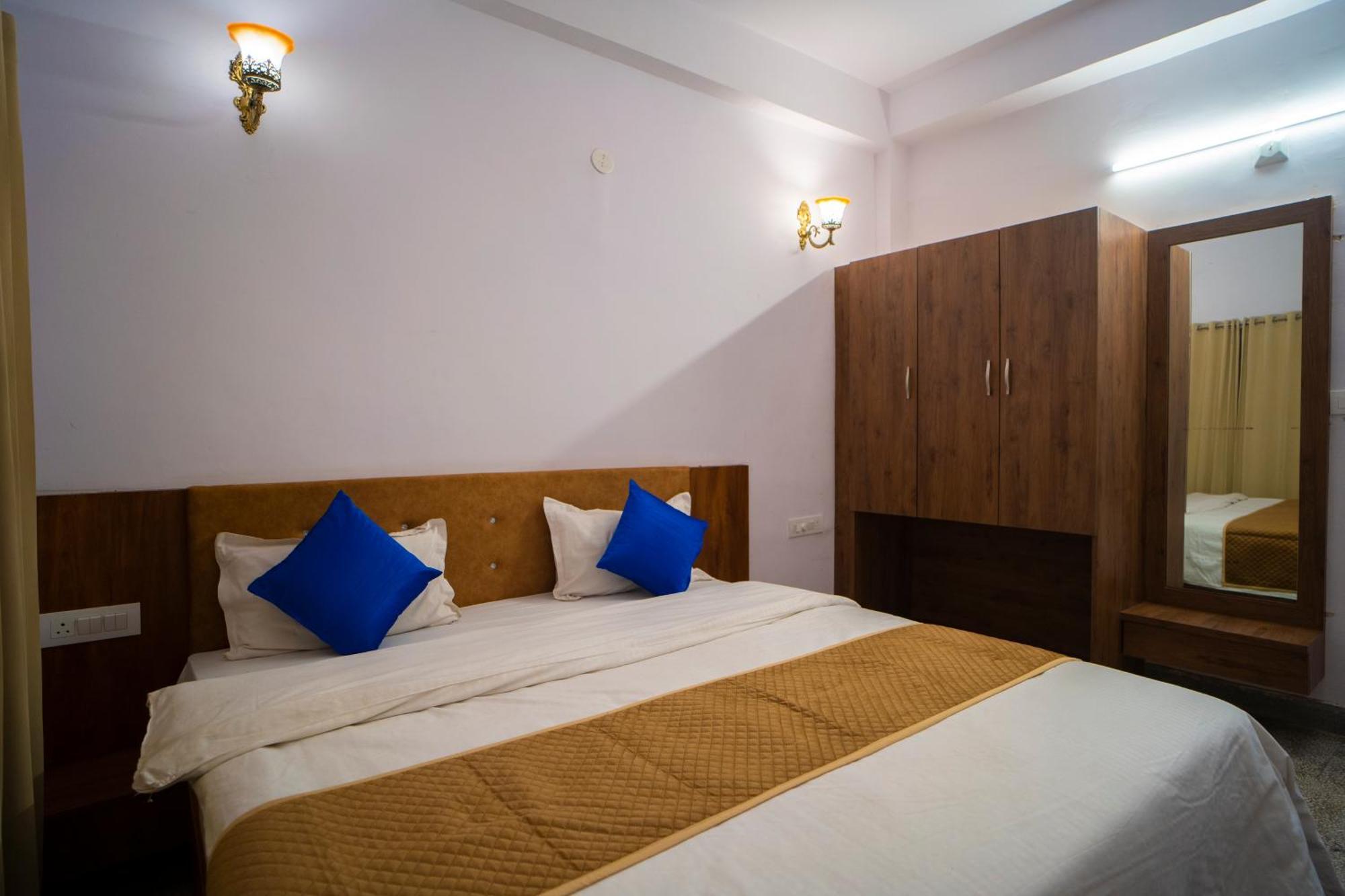 Devdarshan Hotel & Restaurant Udaipur Exteriör bild