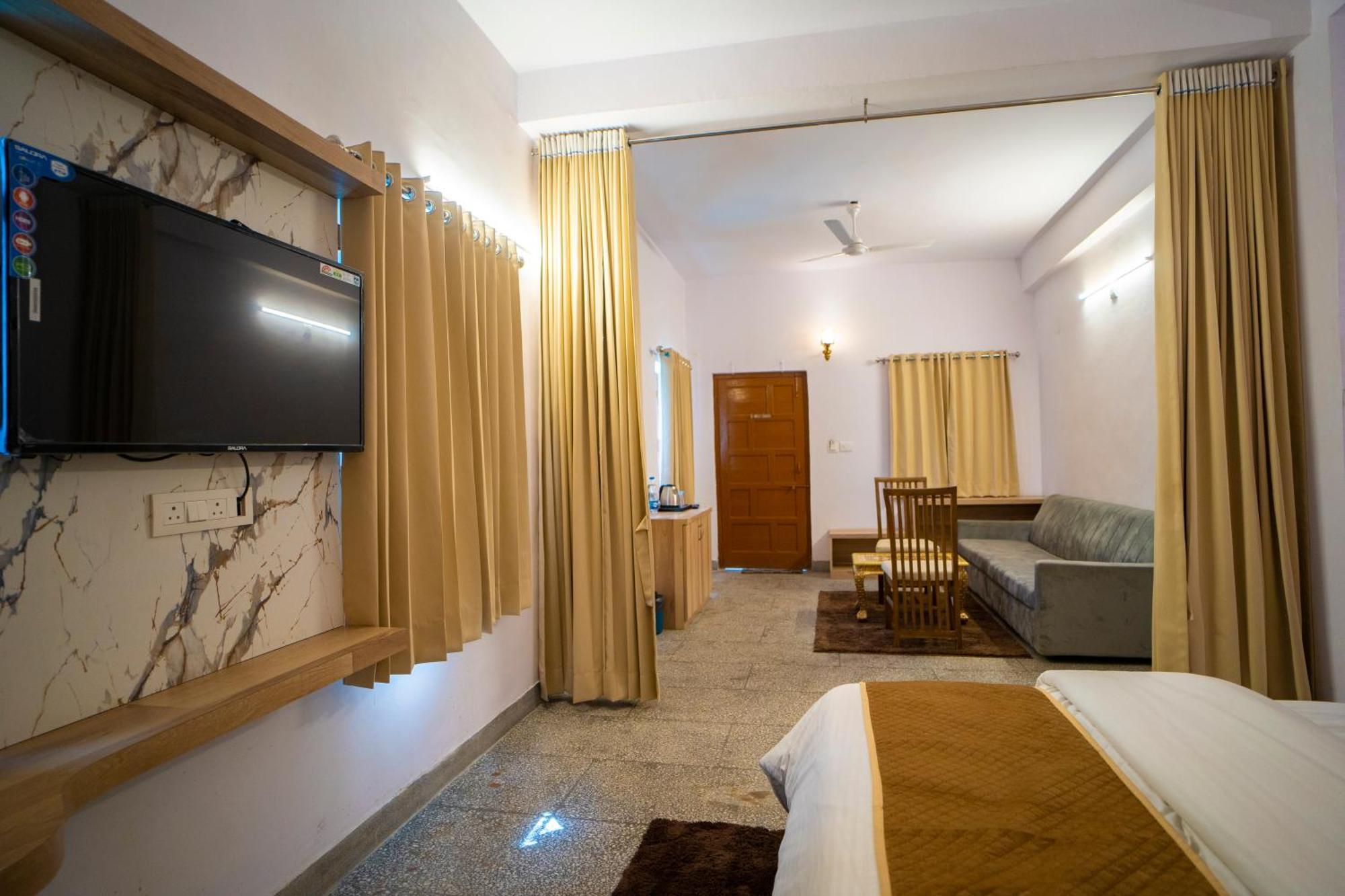Devdarshan Hotel & Restaurant Udaipur Exteriör bild