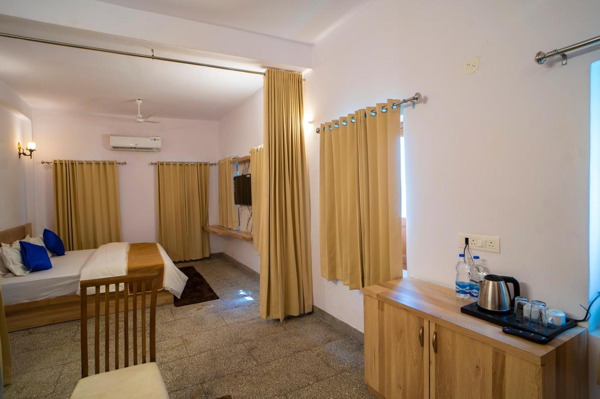 Devdarshan Hotel & Restaurant Udaipur Exteriör bild