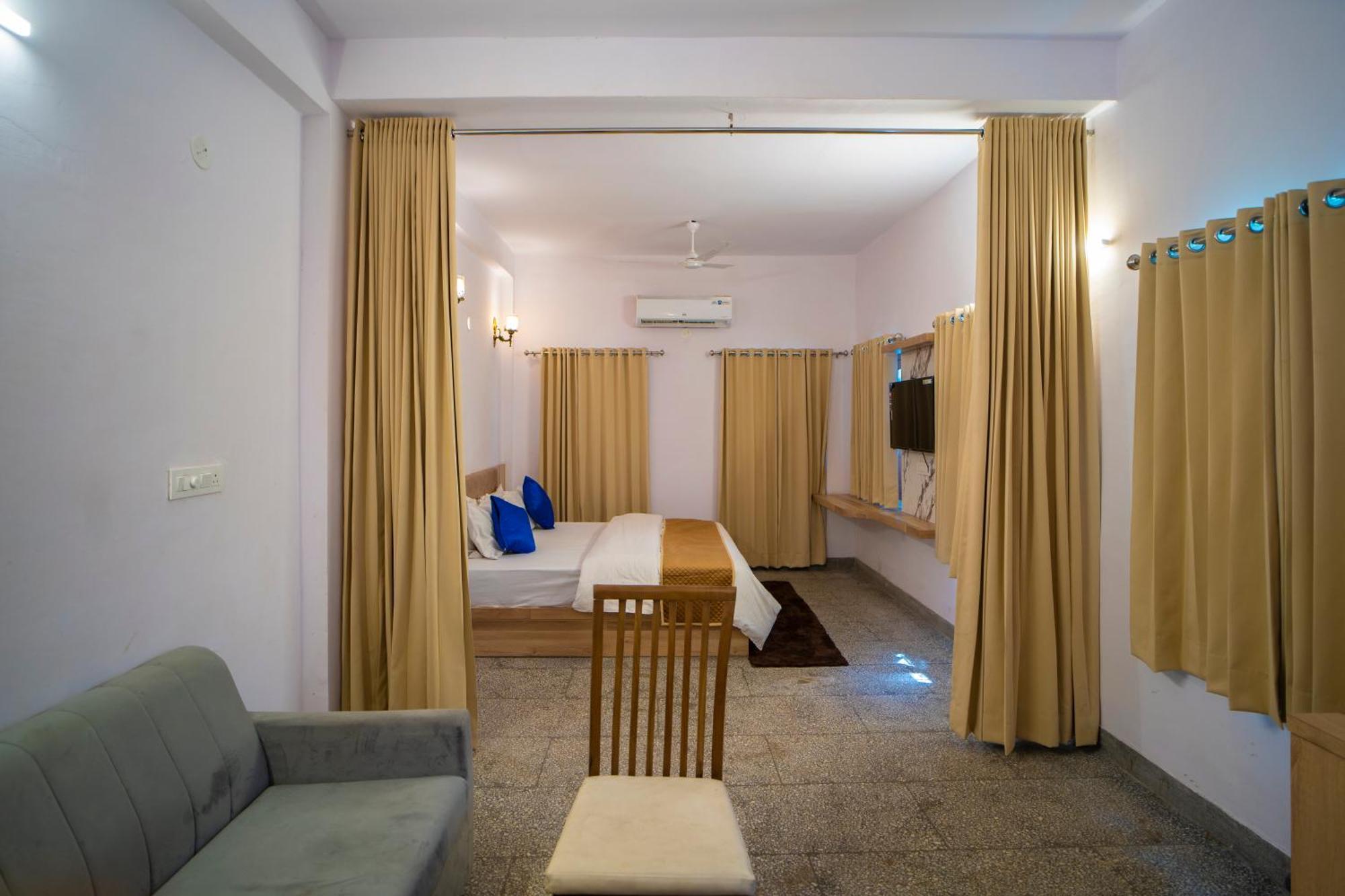 Devdarshan Hotel & Restaurant Udaipur Exteriör bild