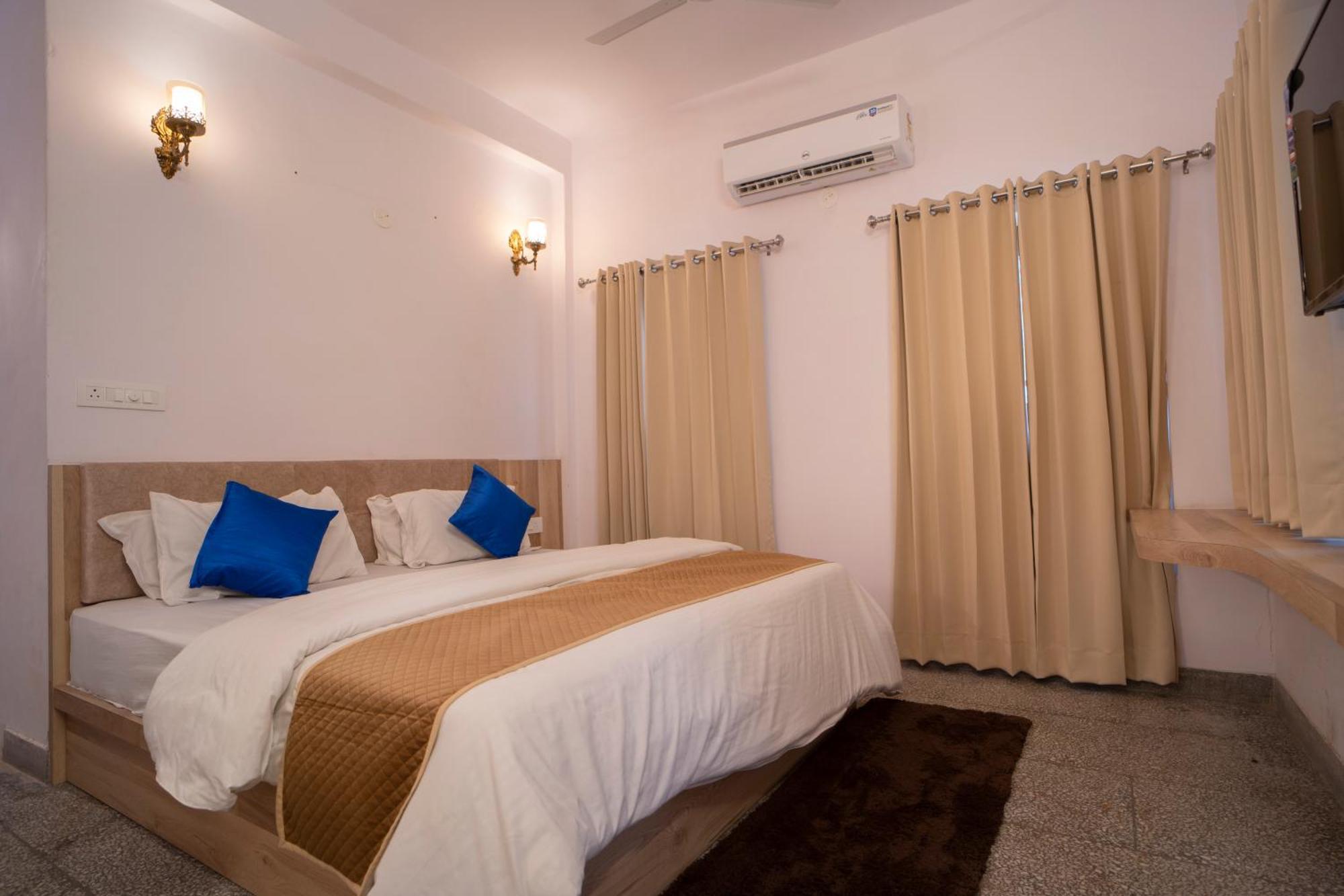 Devdarshan Hotel & Restaurant Udaipur Exteriör bild
