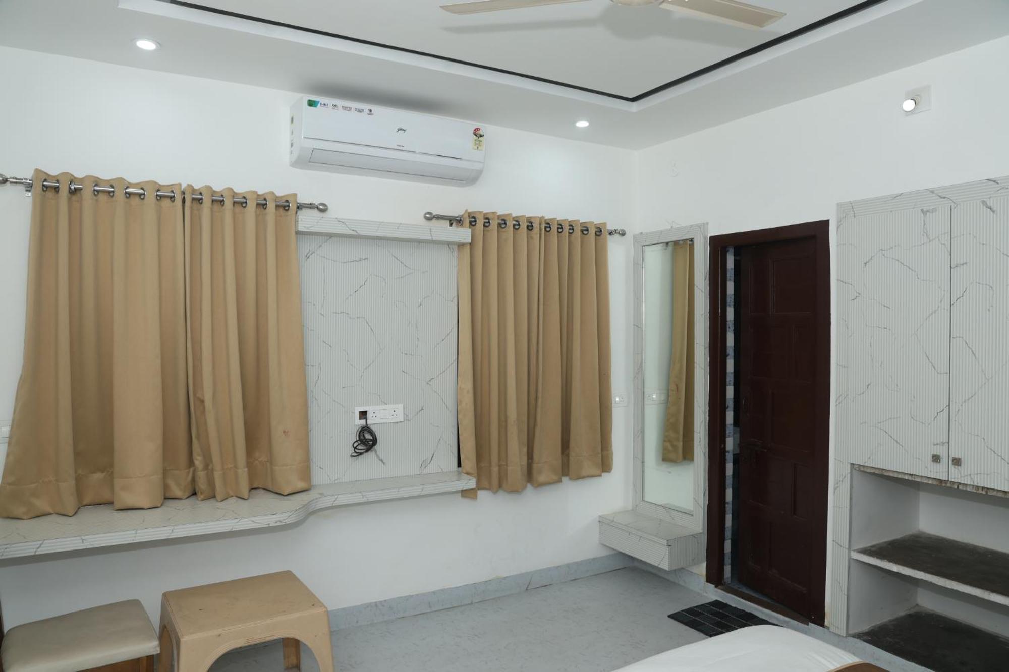 Devdarshan Hotel & Restaurant Udaipur Exteriör bild