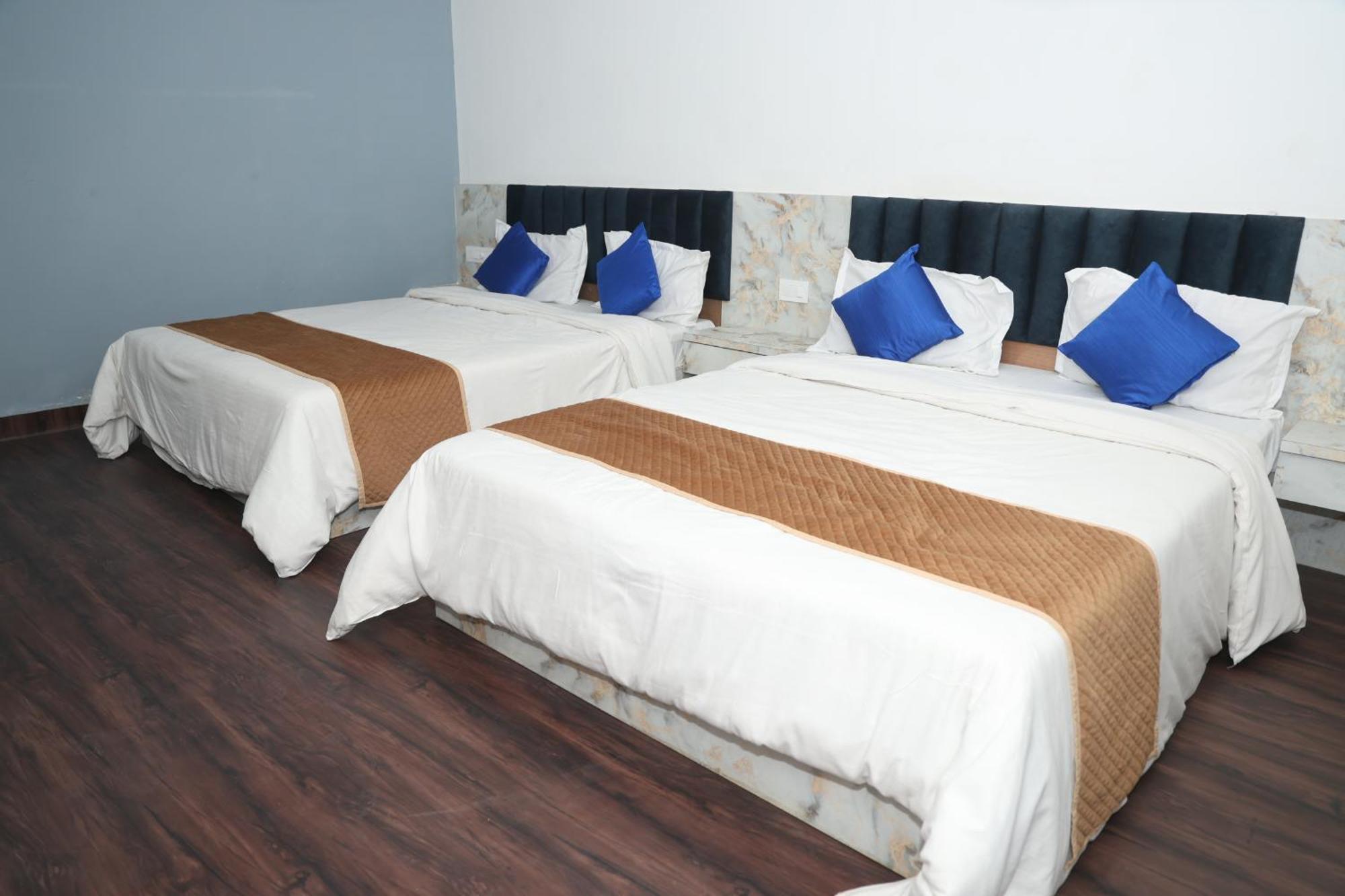 Devdarshan Hotel & Restaurant Udaipur Exteriör bild