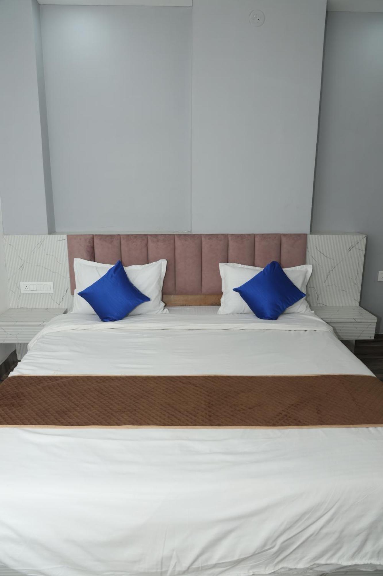 Devdarshan Hotel & Restaurant Udaipur Exteriör bild