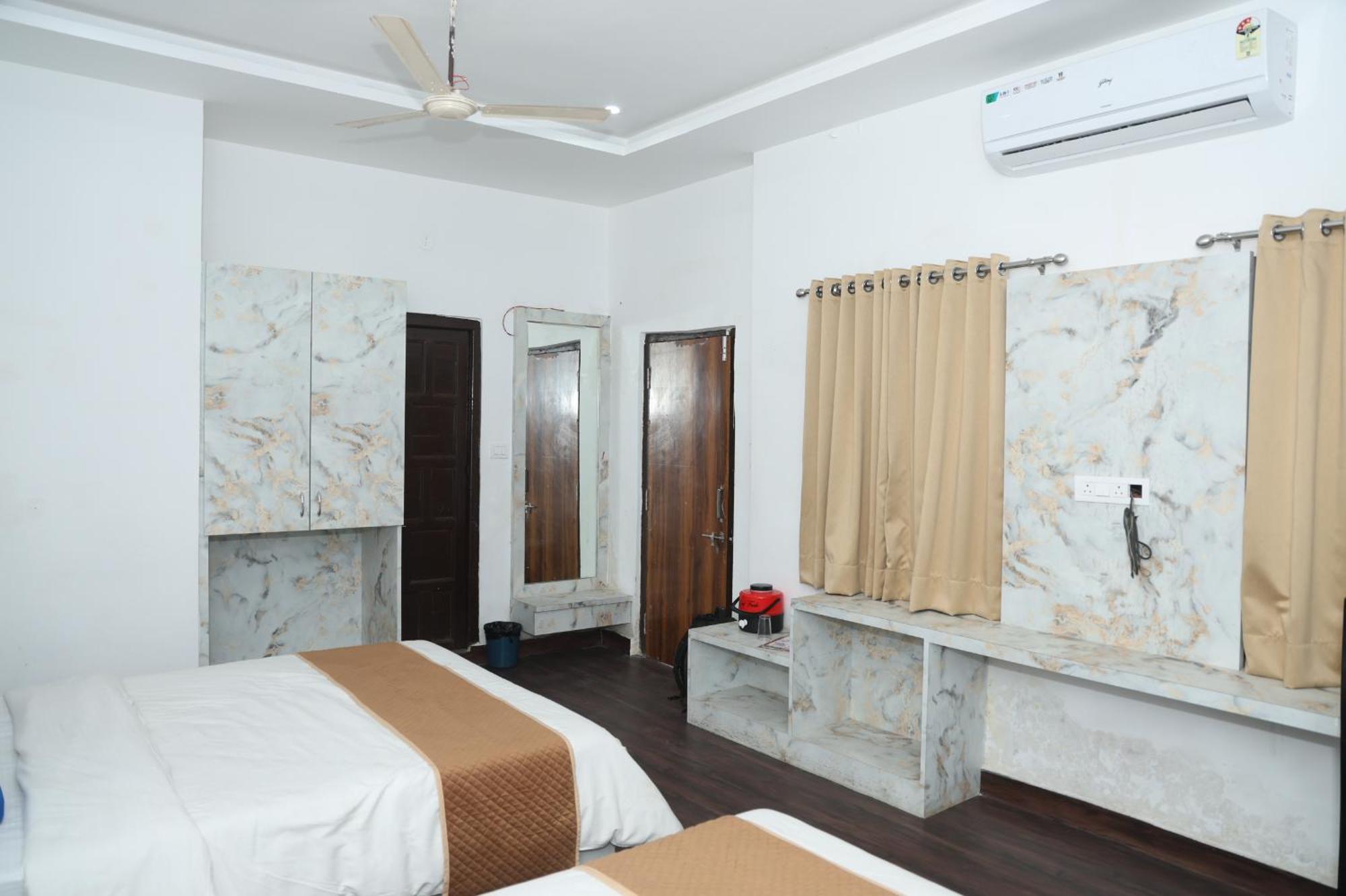 Devdarshan Hotel & Restaurant Udaipur Exteriör bild