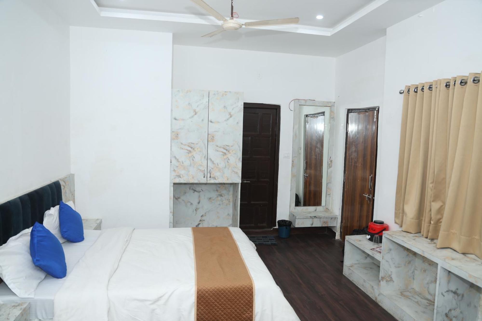 Devdarshan Hotel & Restaurant Udaipur Exteriör bild